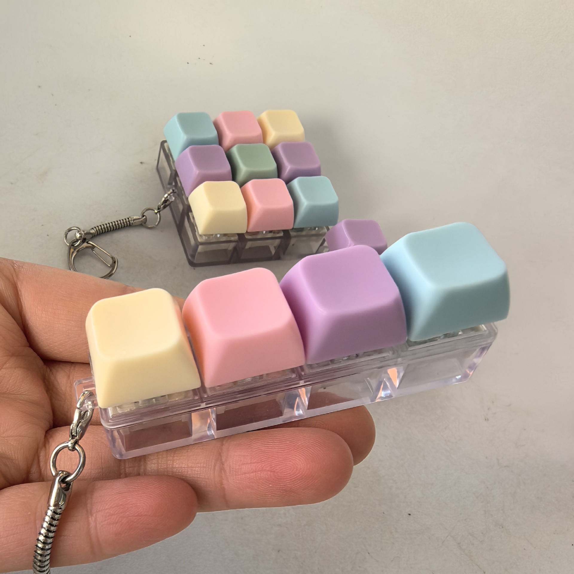 減圧4/9キーキーボードフィジェットトイ メカニカルキーホル - Gaming Keyboard Test のレビューと価格